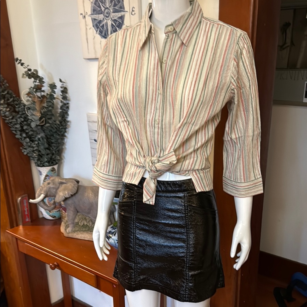 NWT northern reflections size small Striped Button-Up Tie-????Front Top blouse